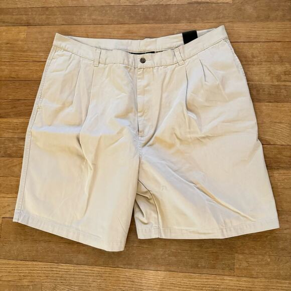 NWT Consensus Sportswear men's casual khaki shorts size 42 b29 - Picture 1 of 5